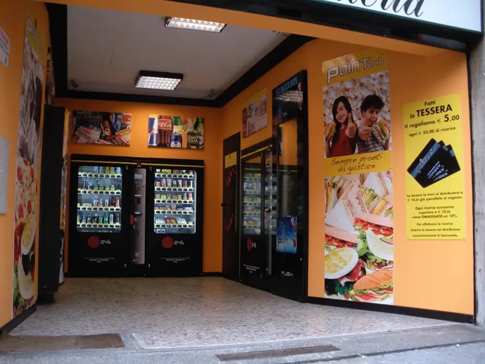 Distributeur automatique cannettes